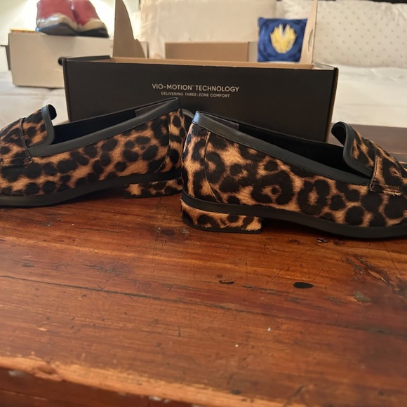 Vionic Leopard print loafers - Picture 4 of 4